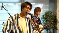 右へいってしまった人