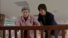 離れの選手とお母さん（字幕）