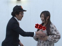 #94木村魚拓の窓際の向こうに?河原みのり