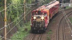 嵯峨野観光鉄道 保津峡を行く（京都）
